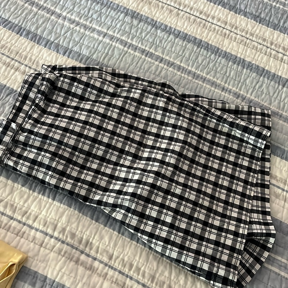 Liz Golf, size 14 shorts excellent condition